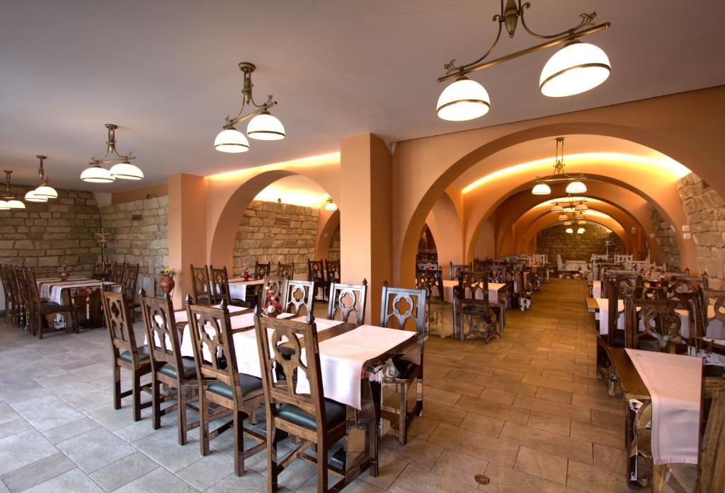 Hotel Castel Dracula Пьятра-Фантанеле Экстерьер фото